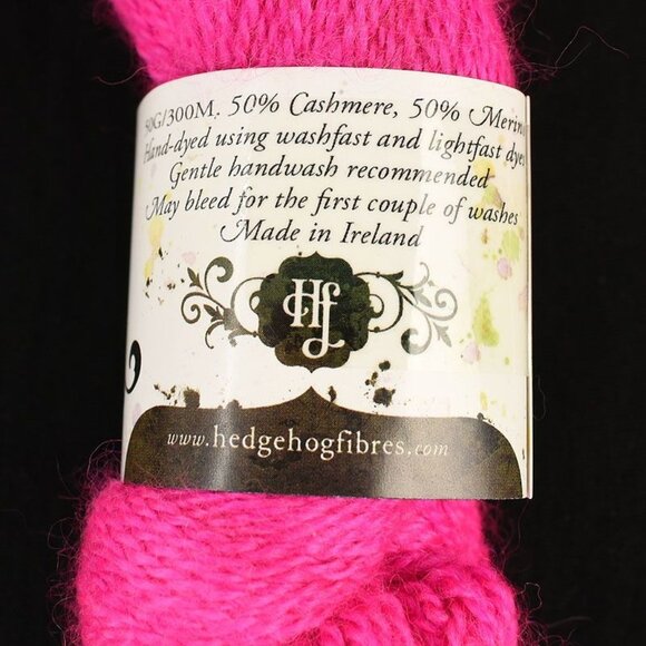 Hedgehog Fibres Cashmere Merino Yarn Hand-Dyed Cashmere Merino Jelly Color - Picture 3 of 4